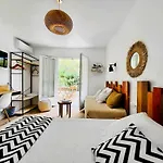 Hotell Les Volets Rouges - - Situe Dans Le Parc National Des Calanques - Parking Gratuit