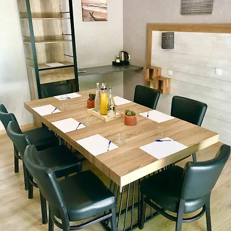 Les Volets Rouges - - Situe Dans Le Parc National Des Calanques - Parking Gratuit Cassis