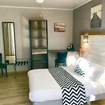 Hotel Les Volets Rouges - - Situe Dans Le Parc National Des Calanques - Parking Gratuit Cassis