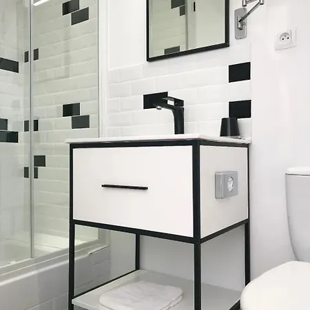 Du Joli Bois Hotel 2*