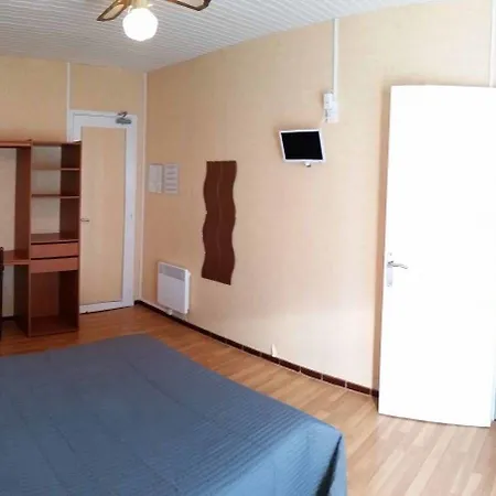 Hotel Les Volets Rouges - - Situe Dans Le Parc National Des Calanques - Parking Gratuit 2*