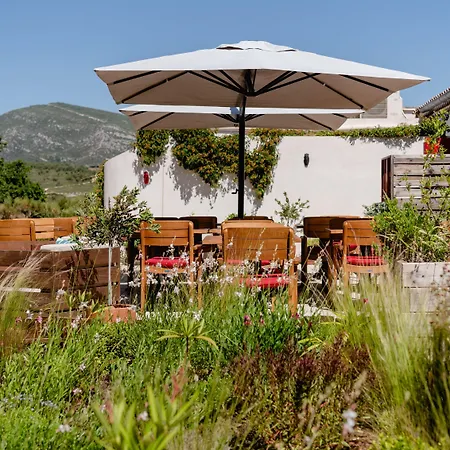 Les Volets Rouges - - Situe Dans Le Parc National Des Calanques - Parking Gratuit Hotel
