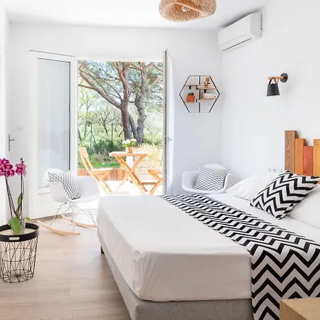 Les Volets Rouges - - Situe Dans Le Parc National Des Calanques - Parking Gratuit Hotel Cassis