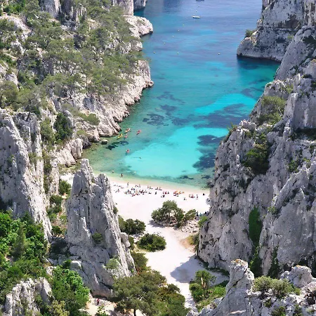 ホテル Les Volets Rouges - - Situe Dans Le Parc National Des Calanques - Parking Gratuit 2*