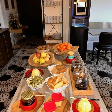 Les Volets Rouges - - Situe Dans Le Parc National Des Calanques - Parking Gratuit Hotel Cassis