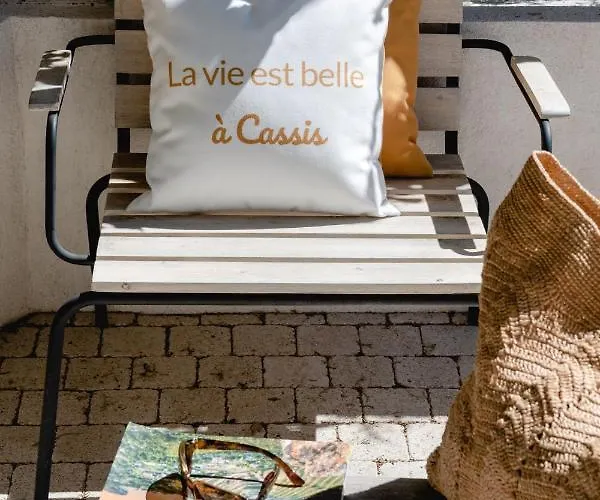 Hotel Les Volets Rouges - - Situe Dans Le Parc National Des Calanques - Parking Gratuit