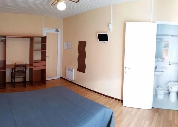 Otel Les Volets Rouges - - Situe Dans Le Parc National Des Calanques - Parking Gratuit 2*