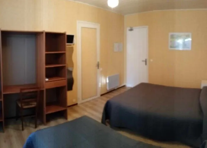 Hotel Les Volets Rouges - - Situe Dans Le Parc National Des Calanques - Parking Gratuit 2*