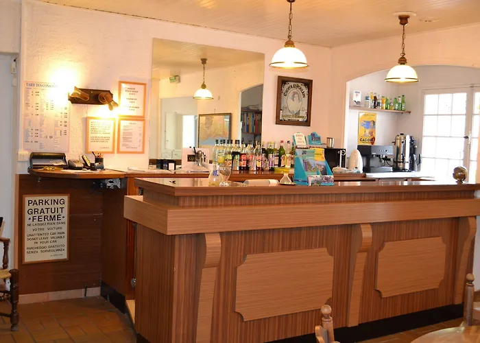 Hotel Les Volets Rouges - - Situe Dans Le Parc National Des Calanques - Parking Gratuit