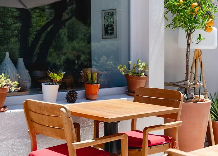 Les Volets Rouges - - Situe Dans Le Parc National Des Calanques - Parking Gratuit Cassis