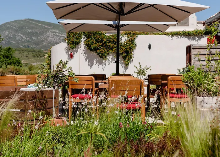 Les Volets Rouges - - Situe Dans Le Parc National Des Calanques - Parking Gratuit Hotel