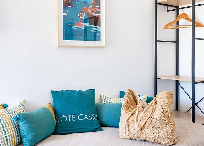 Les Volets Rouges - - Situe Dans Le Parc National Des Calanques - Parking Gratuit Hotel 2*