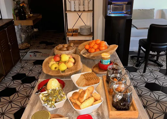 Les Volets Rouges - - Situe Dans Le Parc National Des Calanques - Parking Gratuit Hotel Cassis